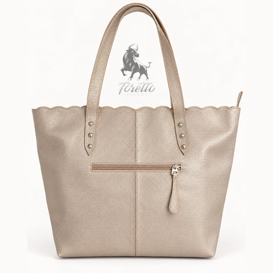 Bolso Cora de Toretto Cueros en cuero dorado con diseño Mariposa Visos, vista posterior