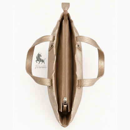 Bolso Cora de Toretto Cueros en cuero dorado con diseño Mariposa Visos, vista superior cerrado
